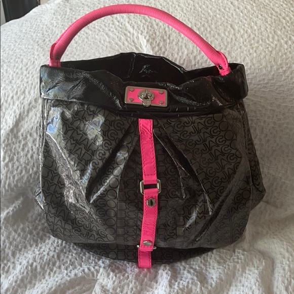 Marc By Marc Jacobs Handbags - Marc by Marc Jacobs shoulder bag. EUC!!